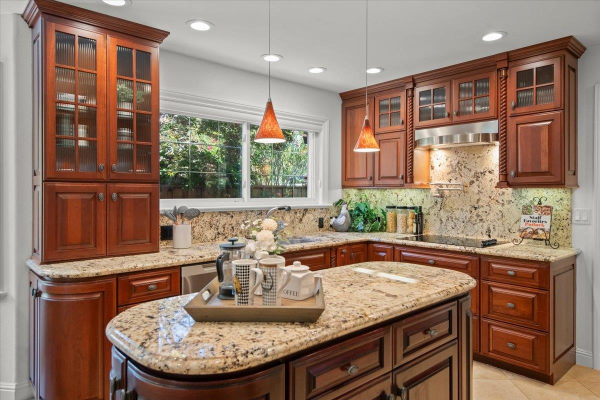 Detail Gallery Image 18 of 41 For 249 Montclair Rd, Los Gatos,  CA 95032 - 3 Beds | 2/1 Baths