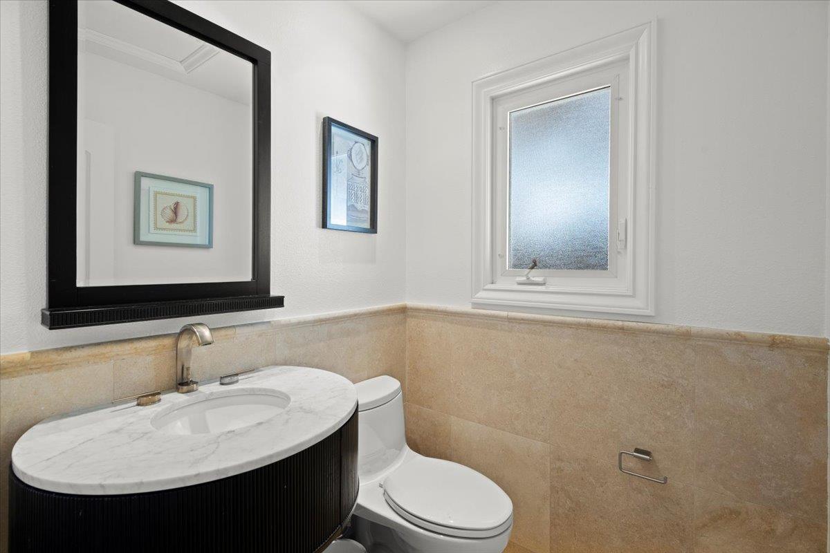 Detail Gallery Image 20 of 41 For 249 Montclair Rd, Los Gatos,  CA 95032 - 3 Beds | 2/1 Baths