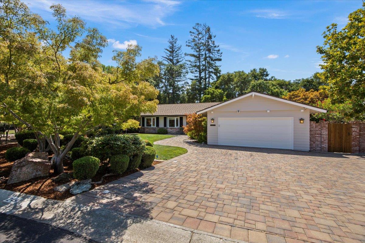 Detail Gallery Image 5 of 41 For 249 Montclair Rd, Los Gatos,  CA 95032 - 3 Beds | 2/1 Baths