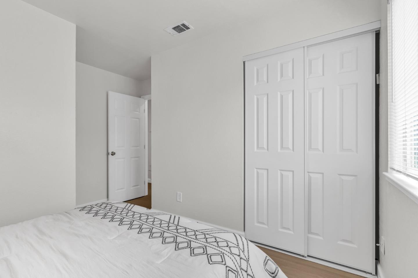 Detail Gallery Image 11 of 40 For 545 Groth Pl, San Jose,  CA 95111 - 3 Beds | 1/1 Baths