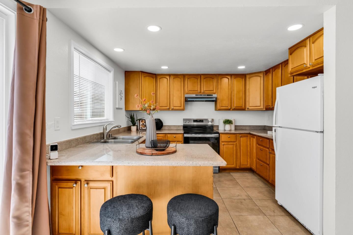 Detail Gallery Image 22 of 40 For 545 Groth Pl, San Jose,  CA 95111 - 3 Beds | 1/1 Baths