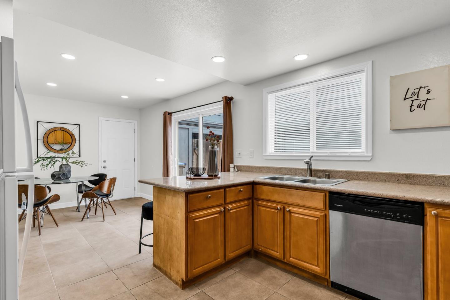 Detail Gallery Image 25 of 40 For 545 Groth Pl, San Jose,  CA 95111 - 3 Beds | 1/1 Baths