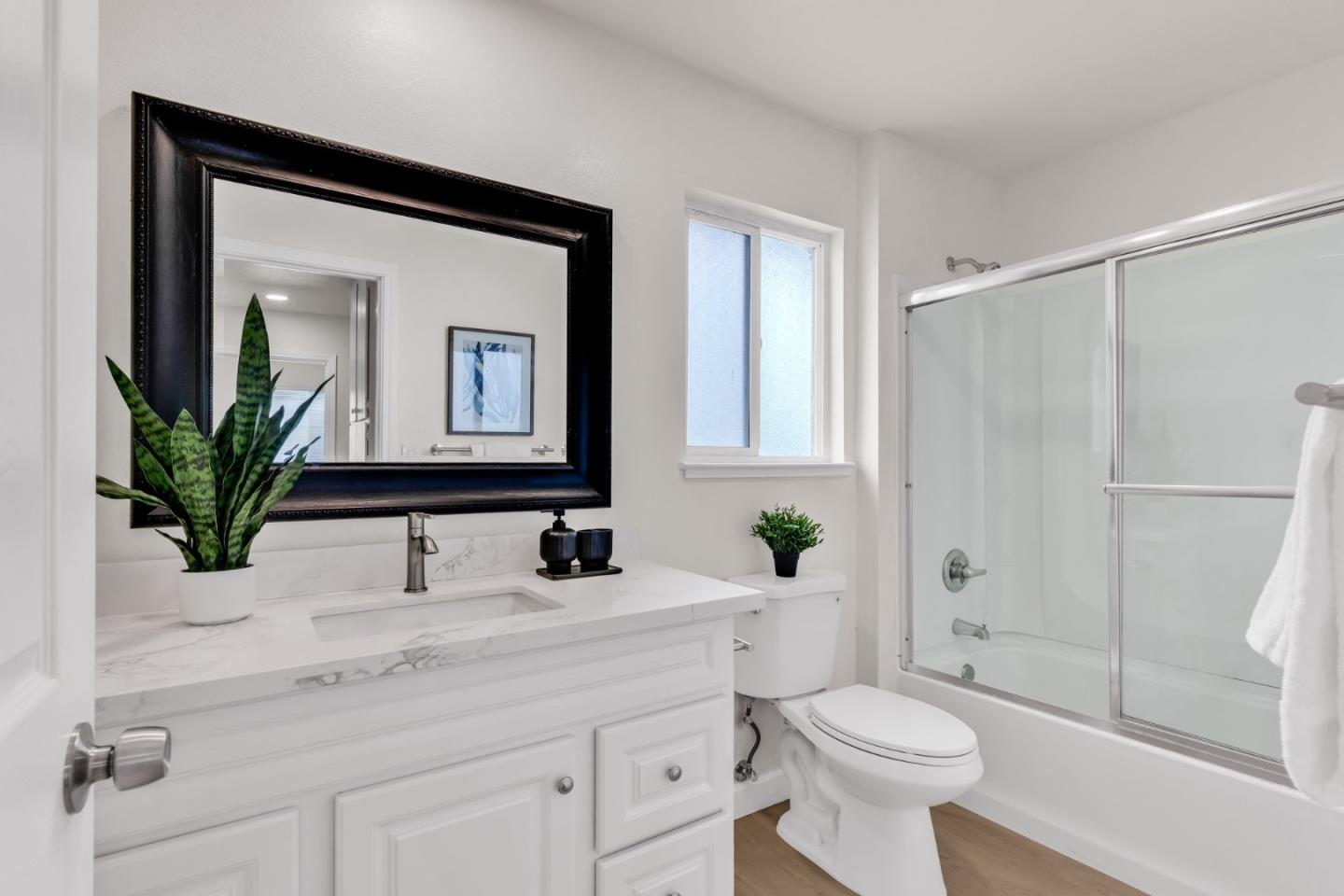 Detail Gallery Image 8 of 40 For 545 Groth Pl, San Jose,  CA 95111 - 3 Beds | 1/1 Baths
