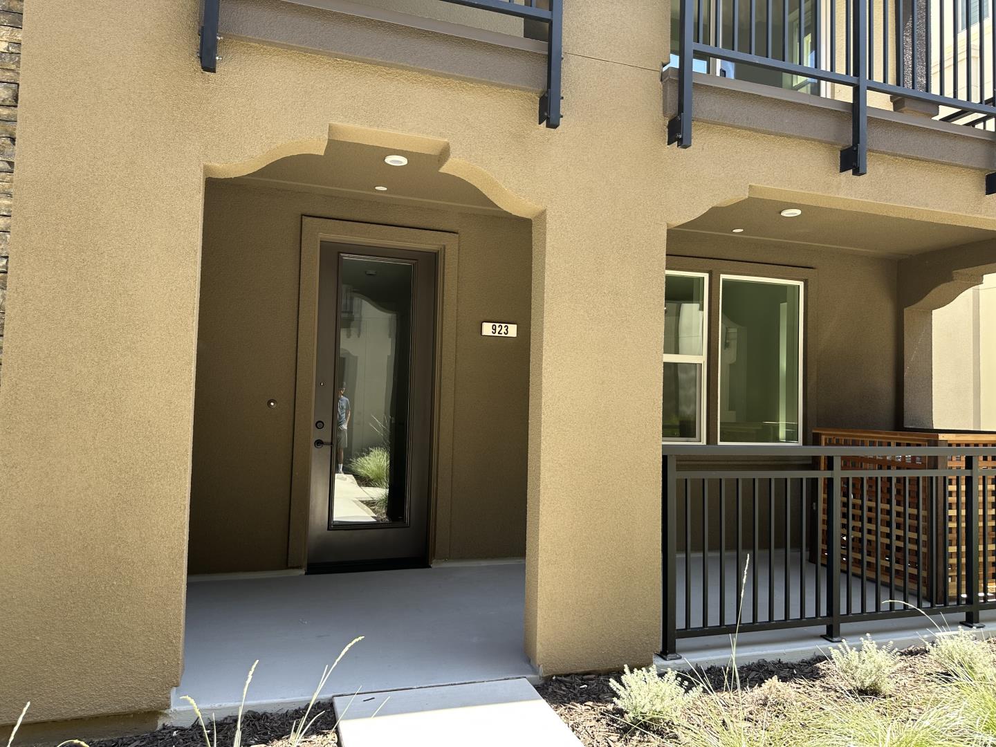 Detail Gallery Image 2 of 26 For 923 Layola Ln, Morgan Hill,  CA 95037 - 4 Beds | 3/1 Baths