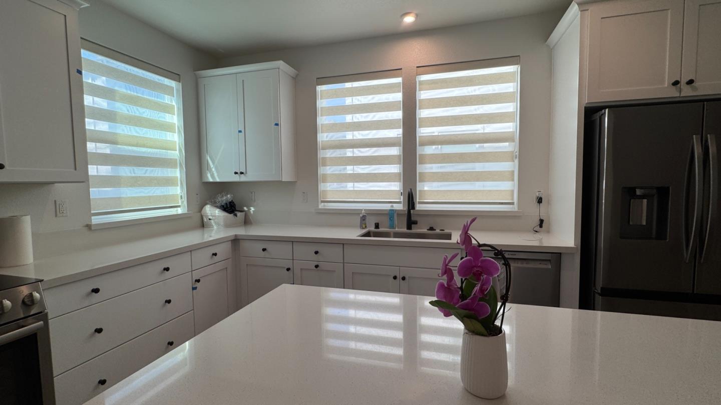 Detail Gallery Image 5 of 26 For 923 Layola Ln, Morgan Hill,  CA 95037 - 4 Beds | 3/1 Baths