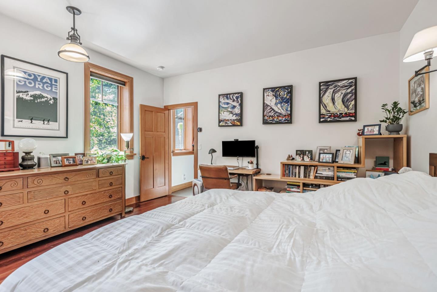 Detail Gallery Image 12 of 32 For 252 Blakewood Way, Woodside,  CA 94062 - 3 Beds | 2 Baths