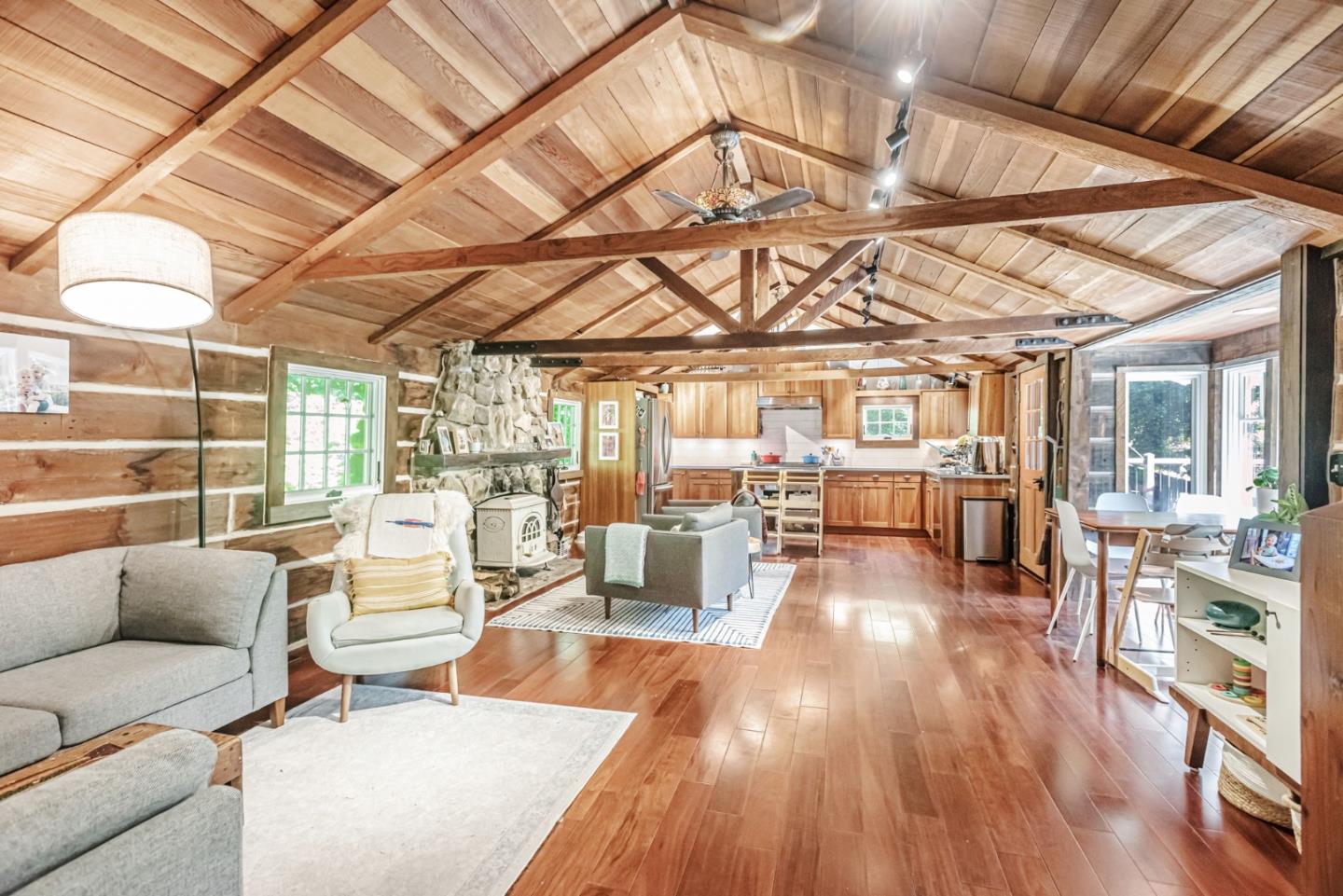 Detail Gallery Image 2 of 32 For 252 Blakewood Way, Woodside,  CA 94062 - 3 Beds | 2 Baths