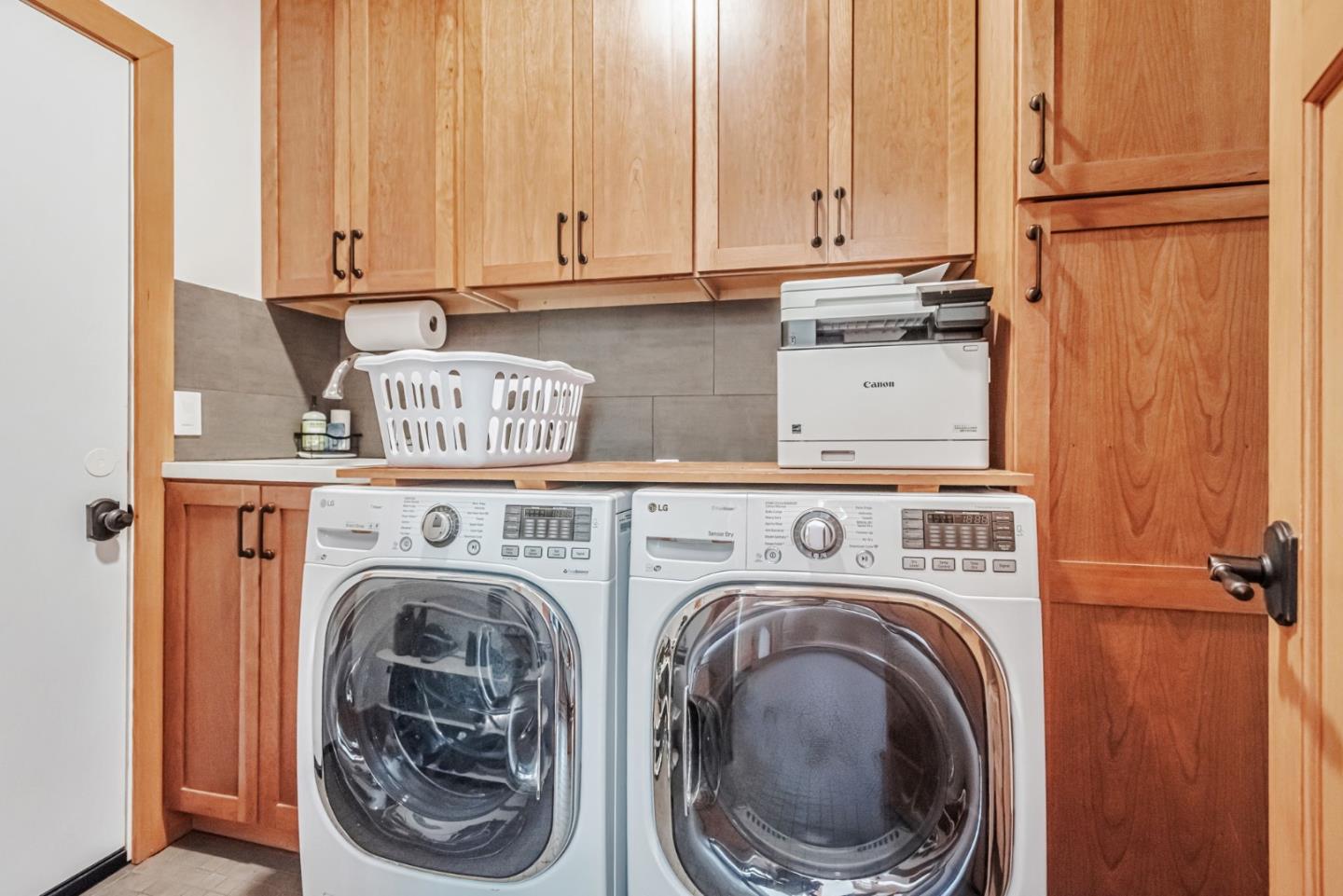 Detail Gallery Image 22 of 32 For 252 Blakewood Way, Woodside,  CA 94062 - 3 Beds | 2 Baths