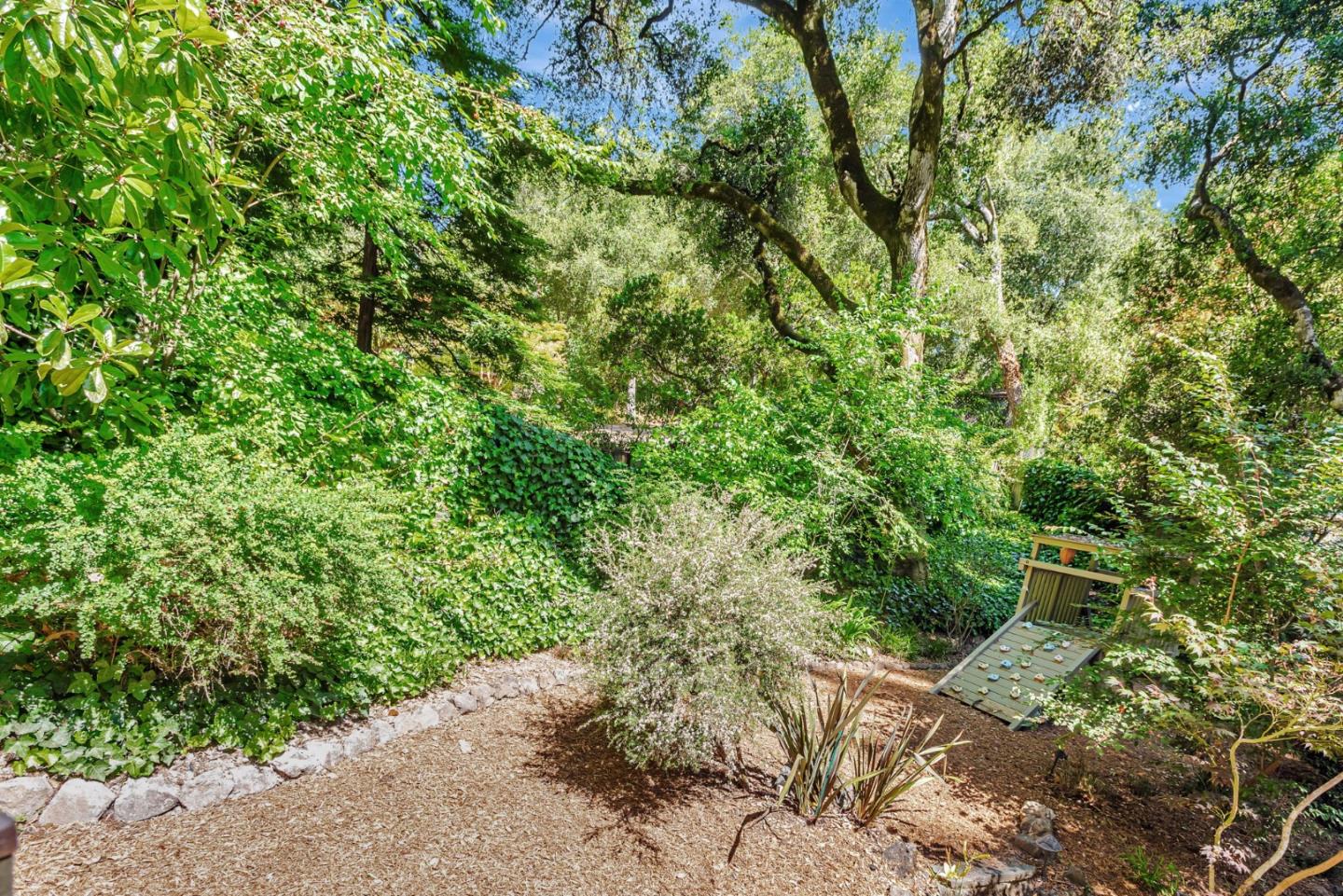 Detail Gallery Image 32 of 32 For 252 Blakewood Way, Woodside,  CA 94062 - 3 Beds | 2 Baths