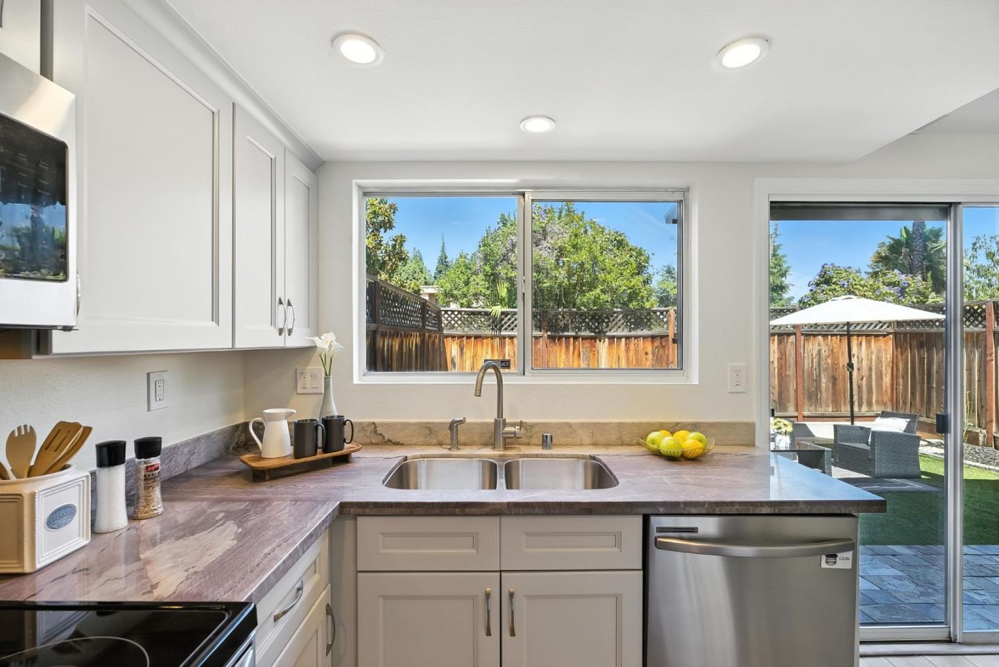 Detail Gallery Image 10 of 29 For 956 Deer Meadow Ct, San Jose,  CA 95122 - 3 Beds | 2 Baths