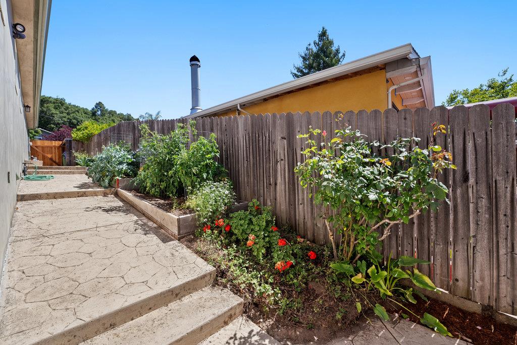 Detail Gallery Image 37 of 80 For 221 Sunset Ter, Scotts Valley,  CA 95066 - 4 Beds | 3/1 Baths