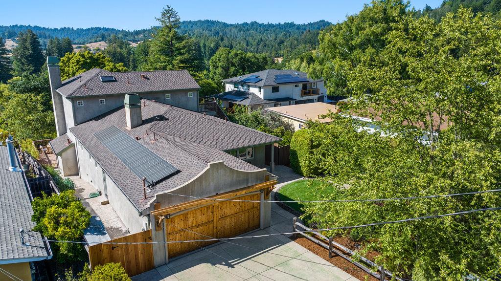 Detail Gallery Image 5 of 80 For 221 Sunset Ter, Scotts Valley,  CA 95066 - 4 Beds | 3/1 Baths