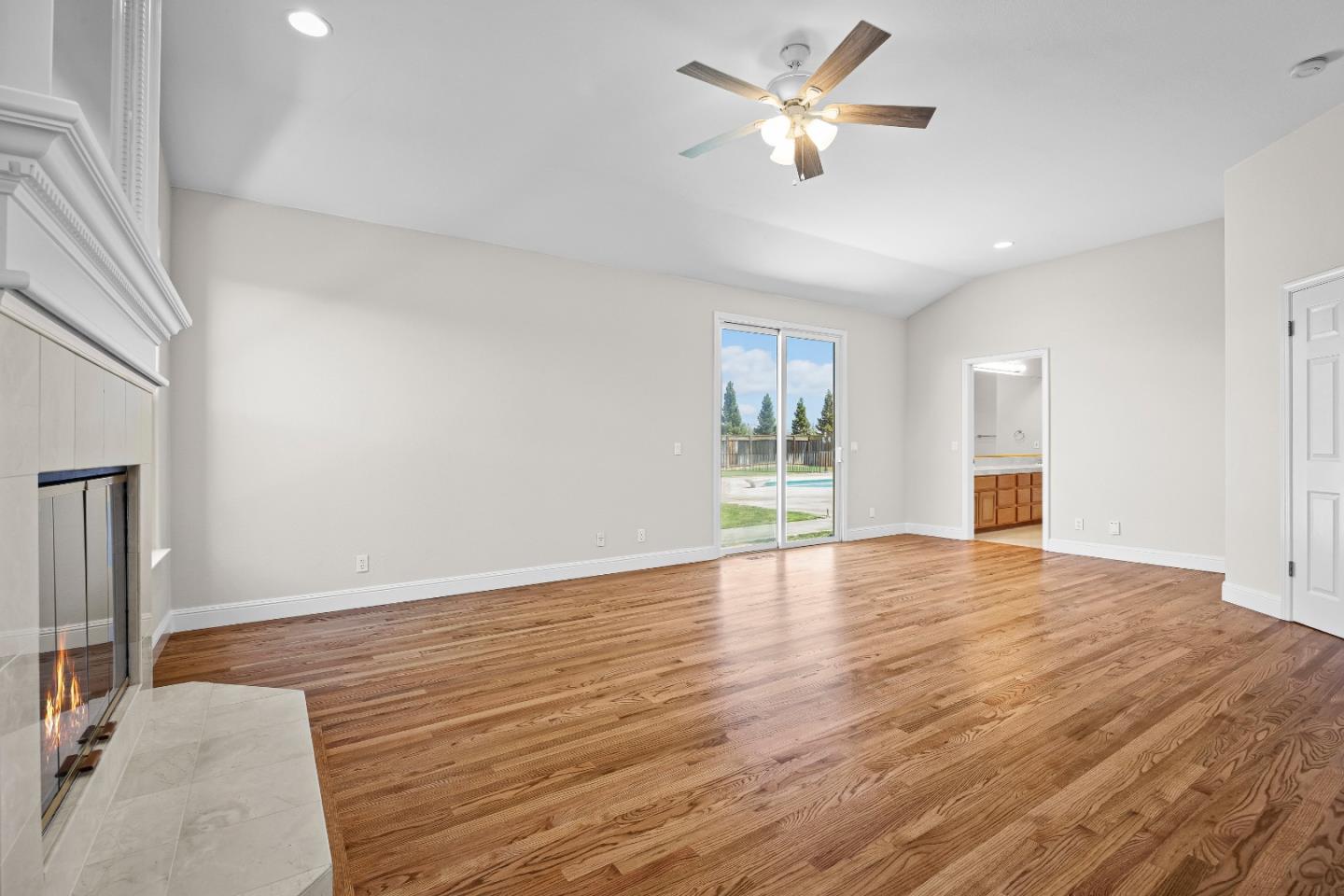 Detail Gallery Image 12 of 82 For 12320 Highland Estates Ln, San Martin,  CA 95046 - 6 Beds | 6 Baths
