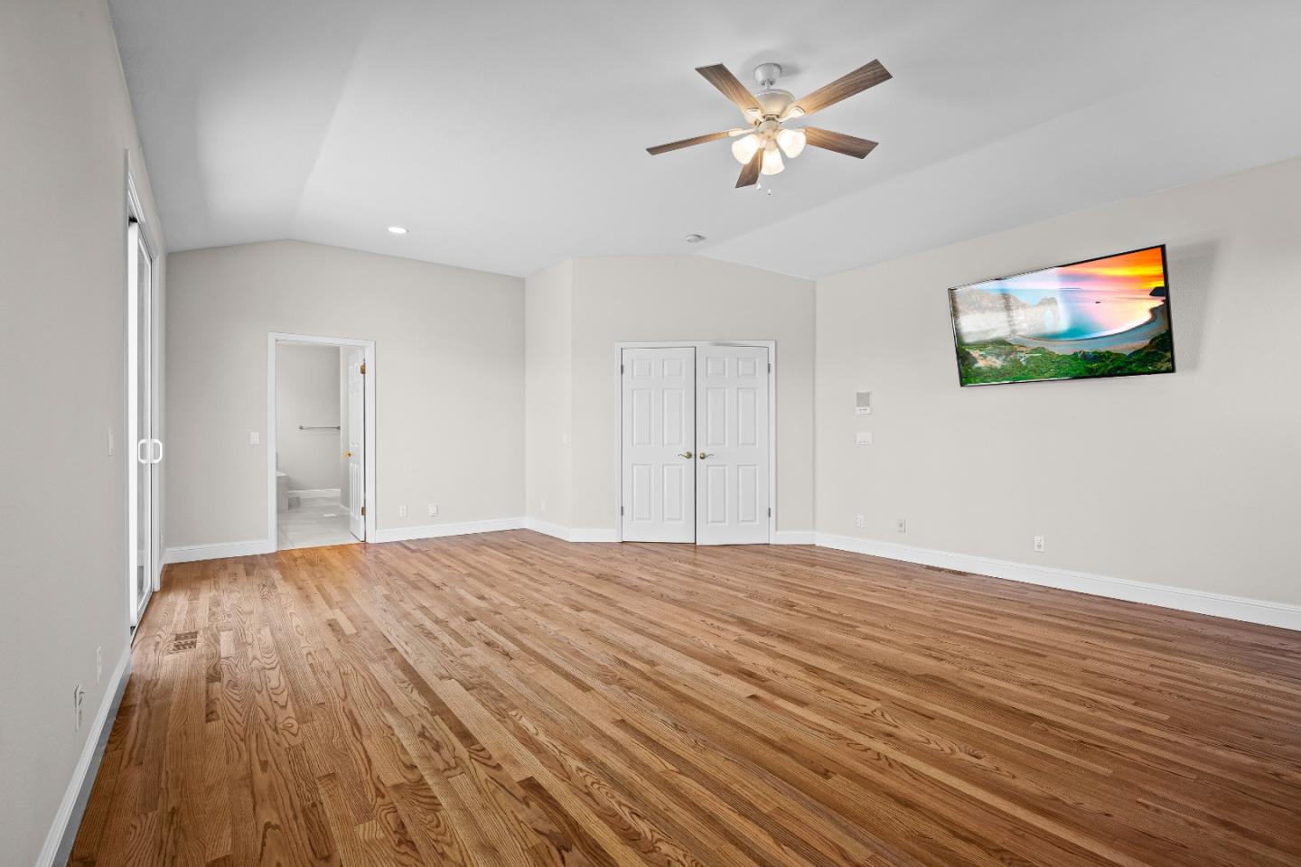 Detail Gallery Image 13 of 82 For 12320 Highland Estates Ln, San Martin,  CA 95046 - 6 Beds | 6 Baths