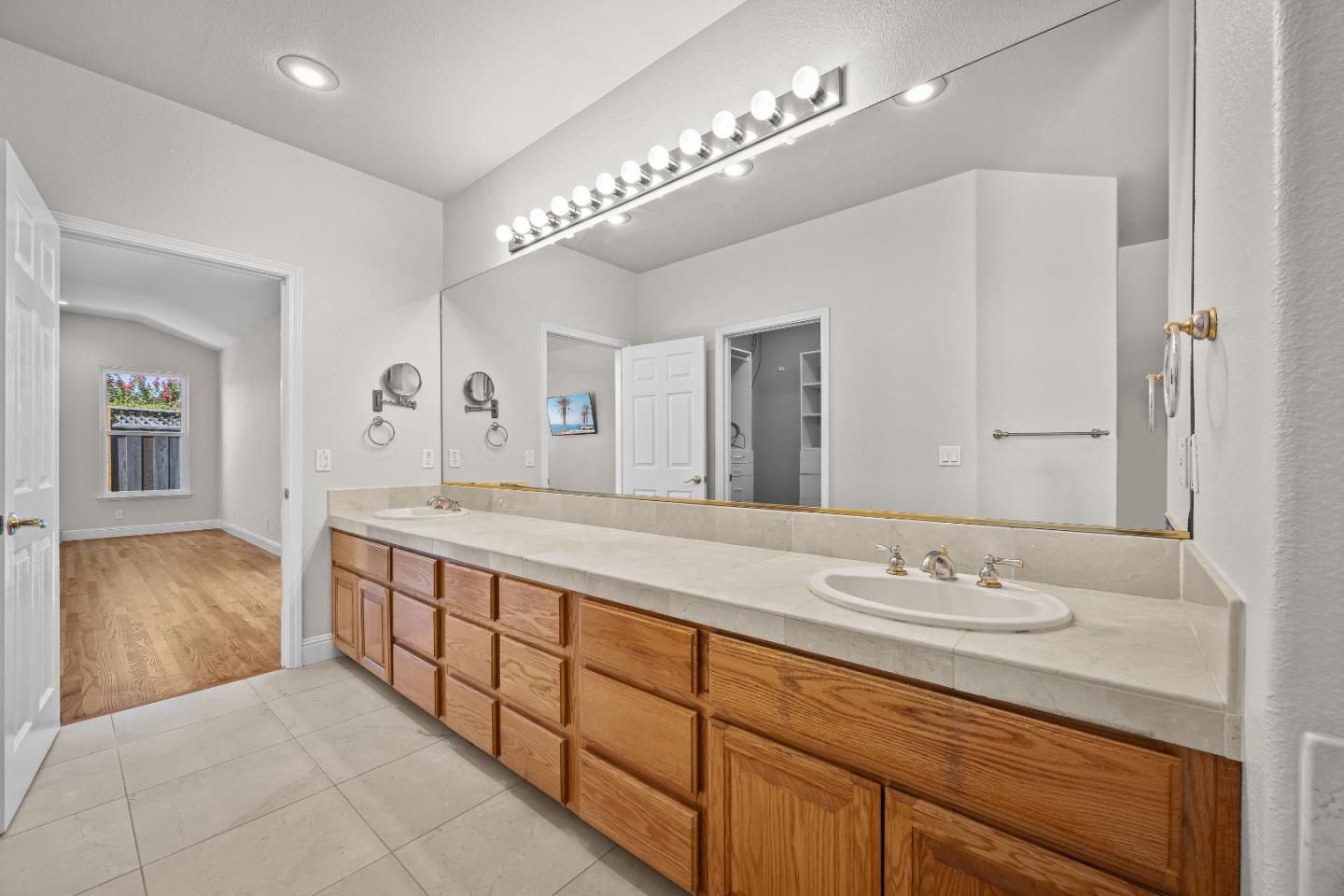 Detail Gallery Image 15 of 82 For 12320 Highland Estates Ln, San Martin,  CA 95046 - 6 Beds | 6 Baths