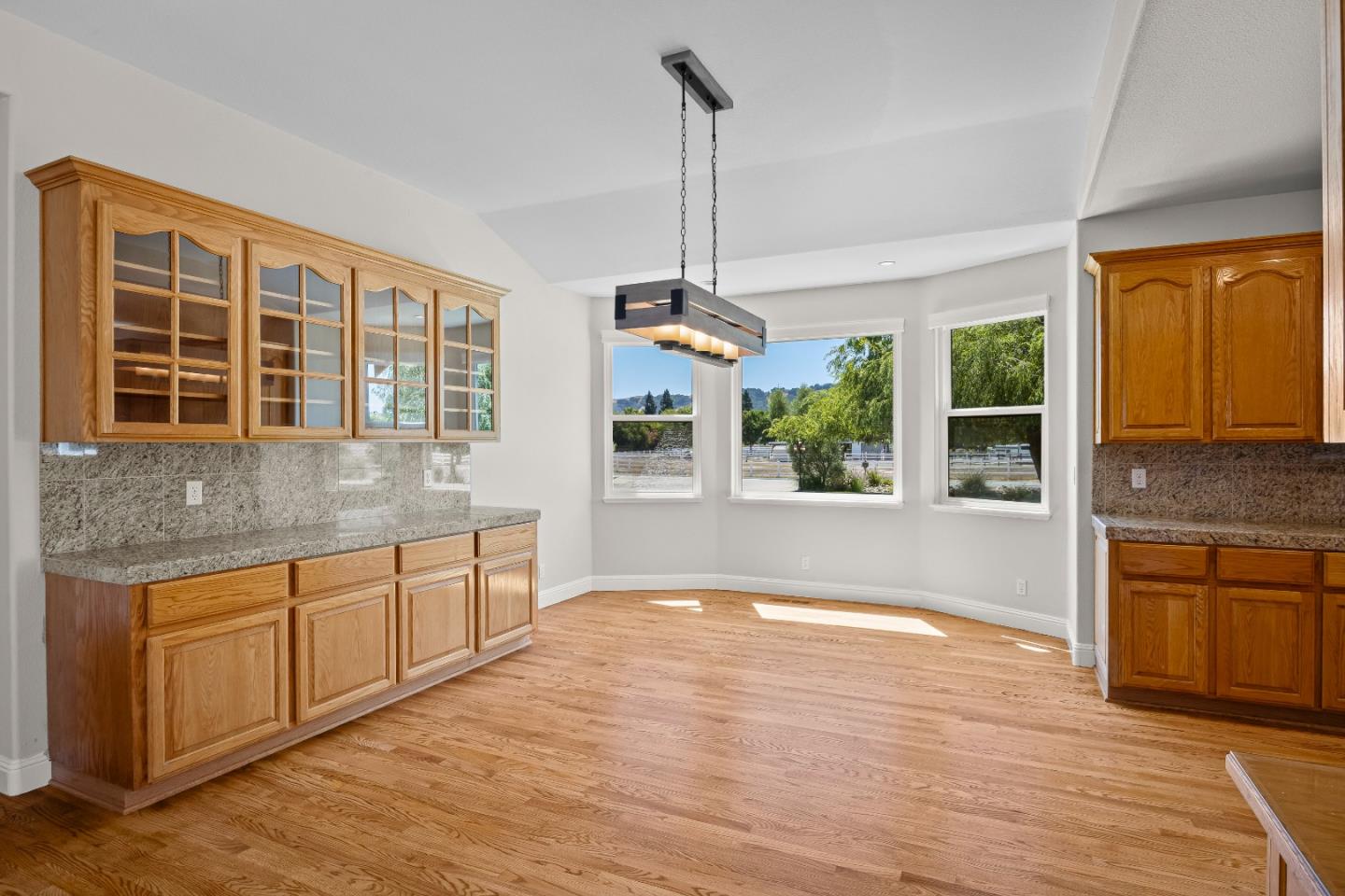 Detail Gallery Image 22 of 82 For 12320 Highland Estates Ln, San Martin,  CA 95046 - 6 Beds | 6 Baths