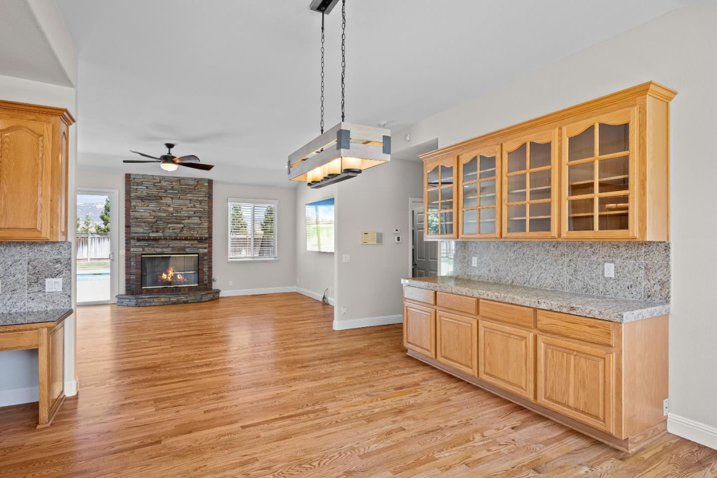 Detail Gallery Image 23 of 82 For 12320 Highland Estates Ln, San Martin,  CA 95046 - 6 Beds | 6 Baths