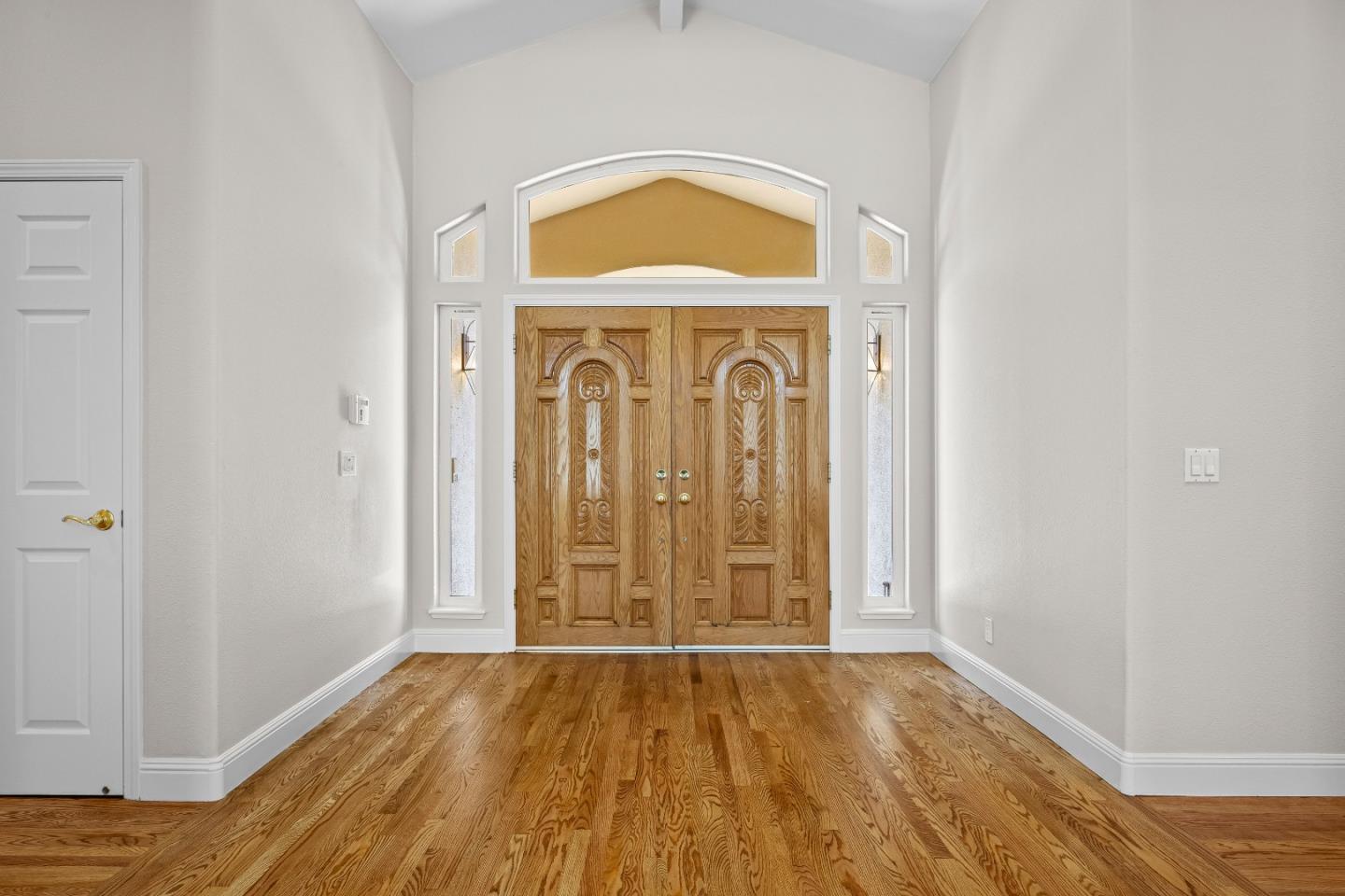 Detail Gallery Image 4 of 82 For 12320 Highland Estates Ln, San Martin,  CA 95046 - 6 Beds | 6 Baths