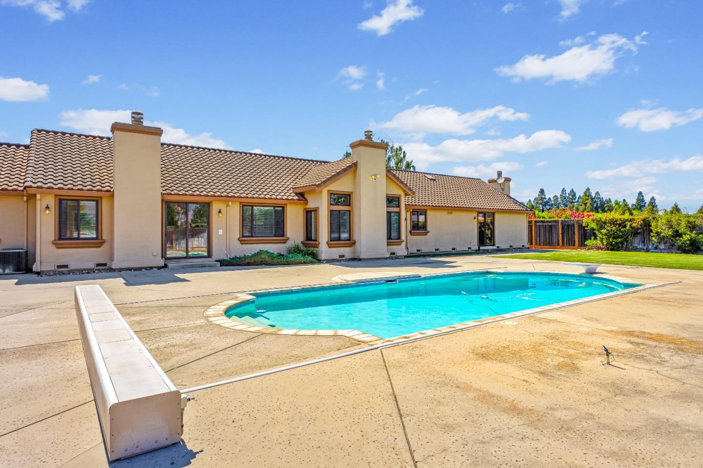 Detail Gallery Image 40 of 82 For 12320 Highland Estates Ln, San Martin,  CA 95046 - 6 Beds | 6 Baths