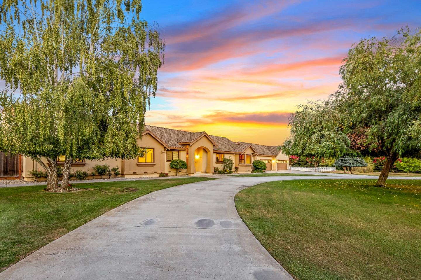Detail Gallery Image 64 of 82 For 12320 Highland Estates Ln, San Martin,  CA 95046 - 6 Beds | 6 Baths