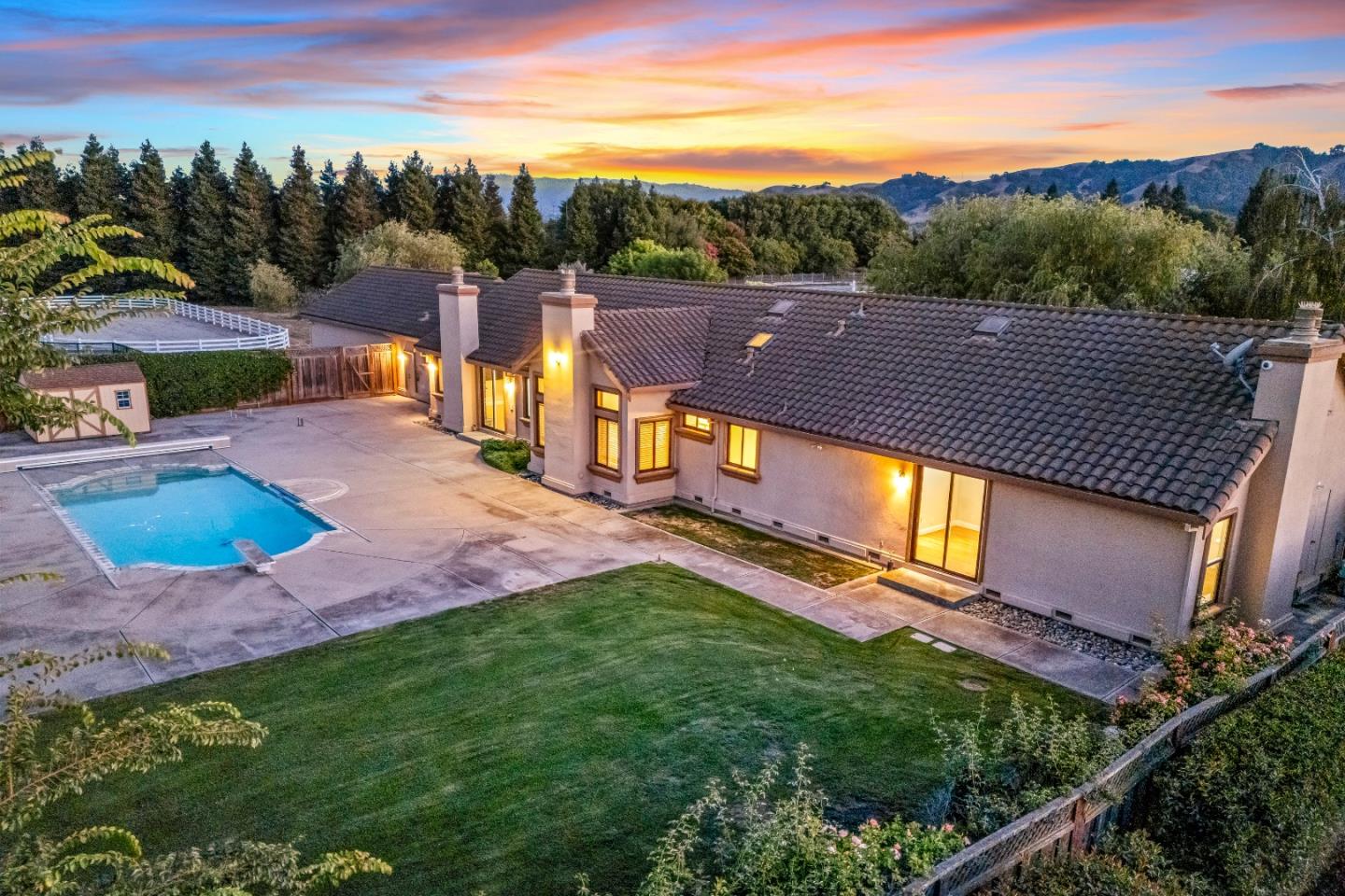 Detail Gallery Image 68 of 82 For 12320 Highland Estates Ln, San Martin,  CA 95046 - 6 Beds | 6 Baths