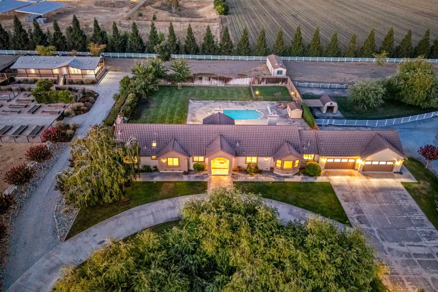 Detail Gallery Image 70 of 82 For 12320 Highland Estates Ln, San Martin,  CA 95046 - 6 Beds | 6 Baths
