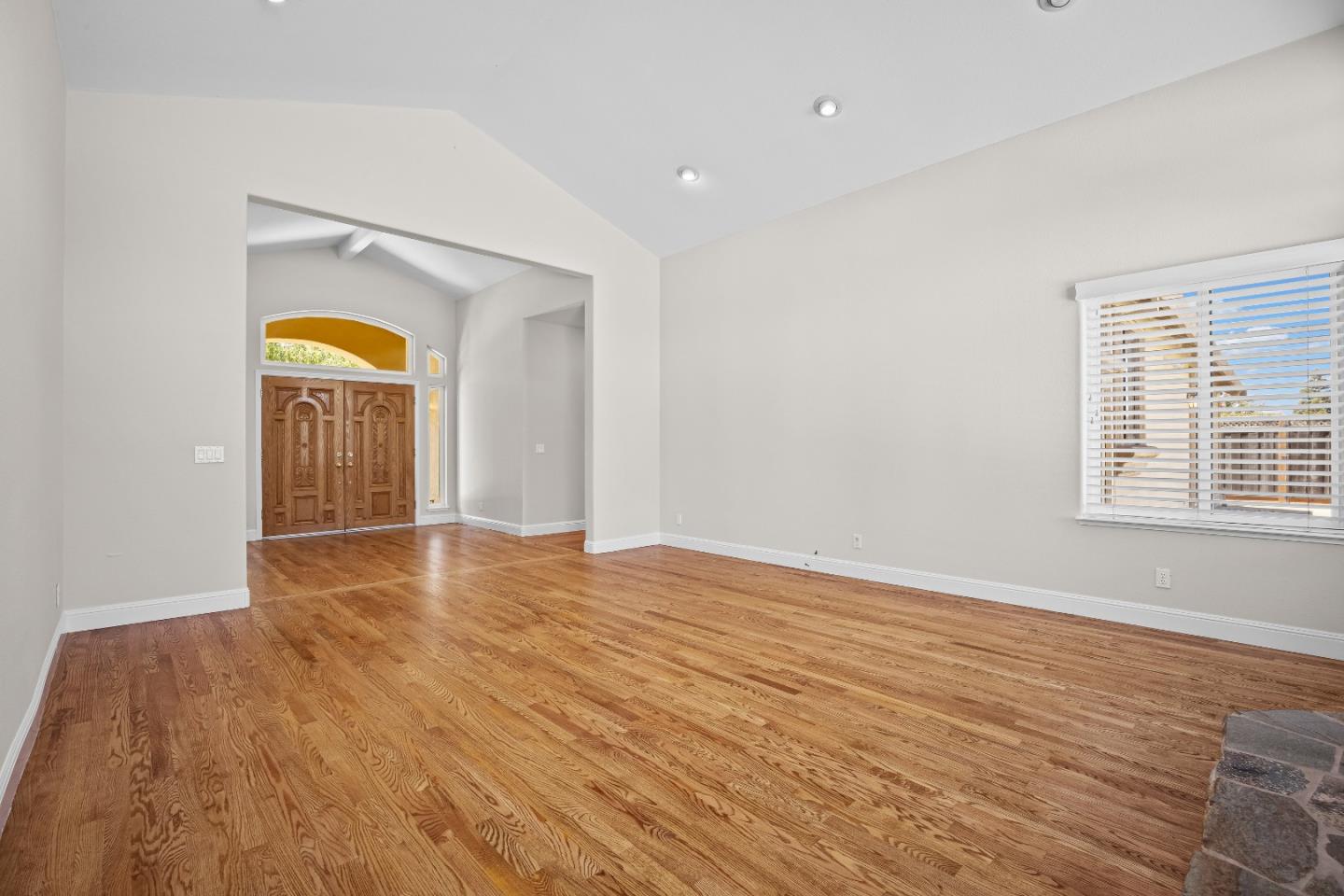 Detail Gallery Image 9 of 82 For 12320 Highland Estates Ln, San Martin,  CA 95046 - 6 Beds | 6 Baths