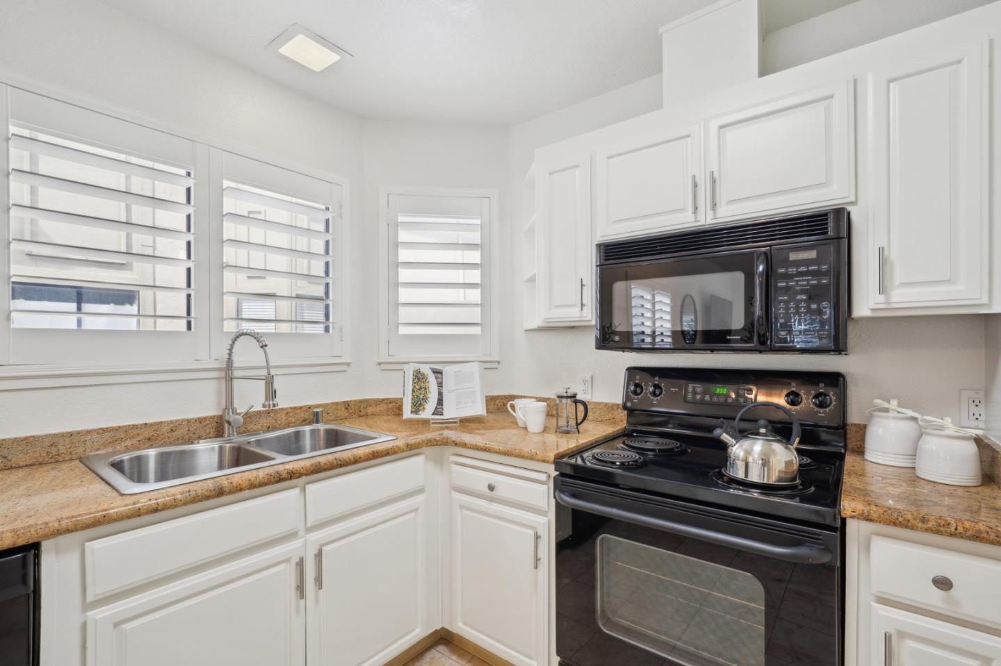 Detail Gallery Image 10 of 42 For 3735 Terstena Pl #152,  Santa Clara,  CA 95051 - 2 Beds | 2 Baths