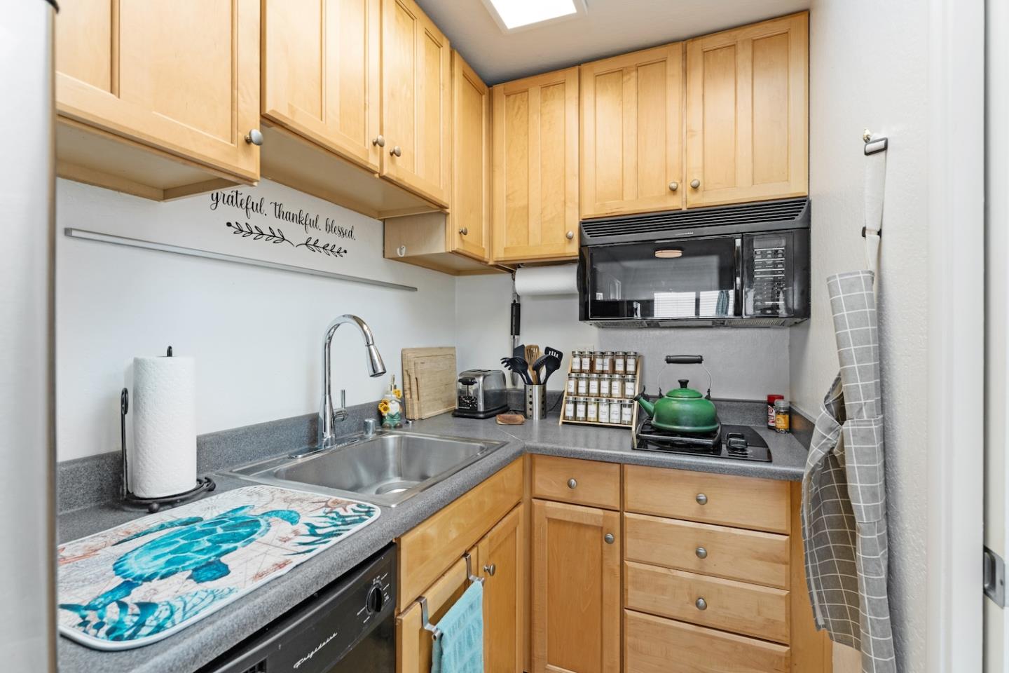 Detail Gallery Image 24 of 45 For 390 36th Ave, Santa Cruz,  CA 95062 - 4 Beds | 3 Baths