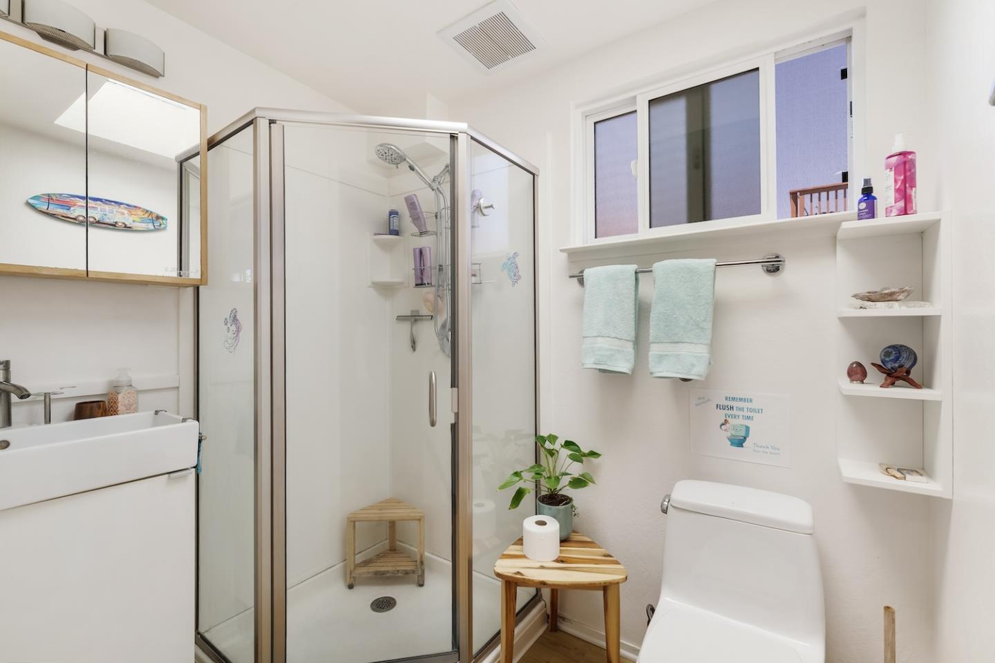 Detail Gallery Image 25 of 45 For 390 36th Ave, Santa Cruz,  CA 95062 - 4 Beds | 3 Baths