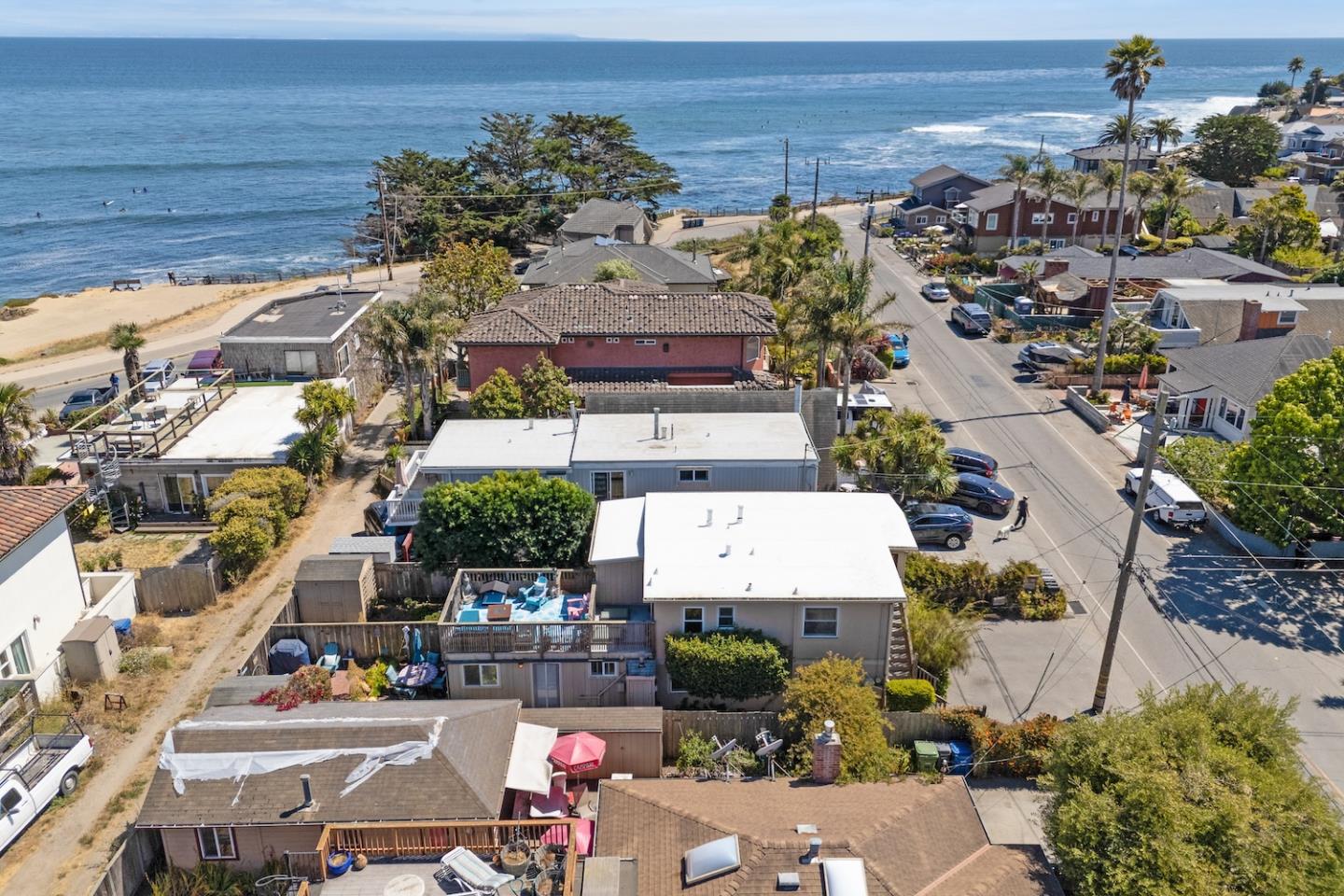 Detail Gallery Image 3 of 45 For 390 36th Ave, Santa Cruz,  CA 95062 - 4 Beds | 3 Baths