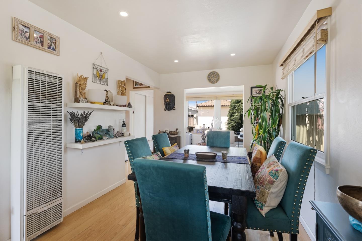Detail Gallery Image 33 of 45 For 390 36th Ave, Santa Cruz,  CA 95062 - 4 Beds | 3 Baths