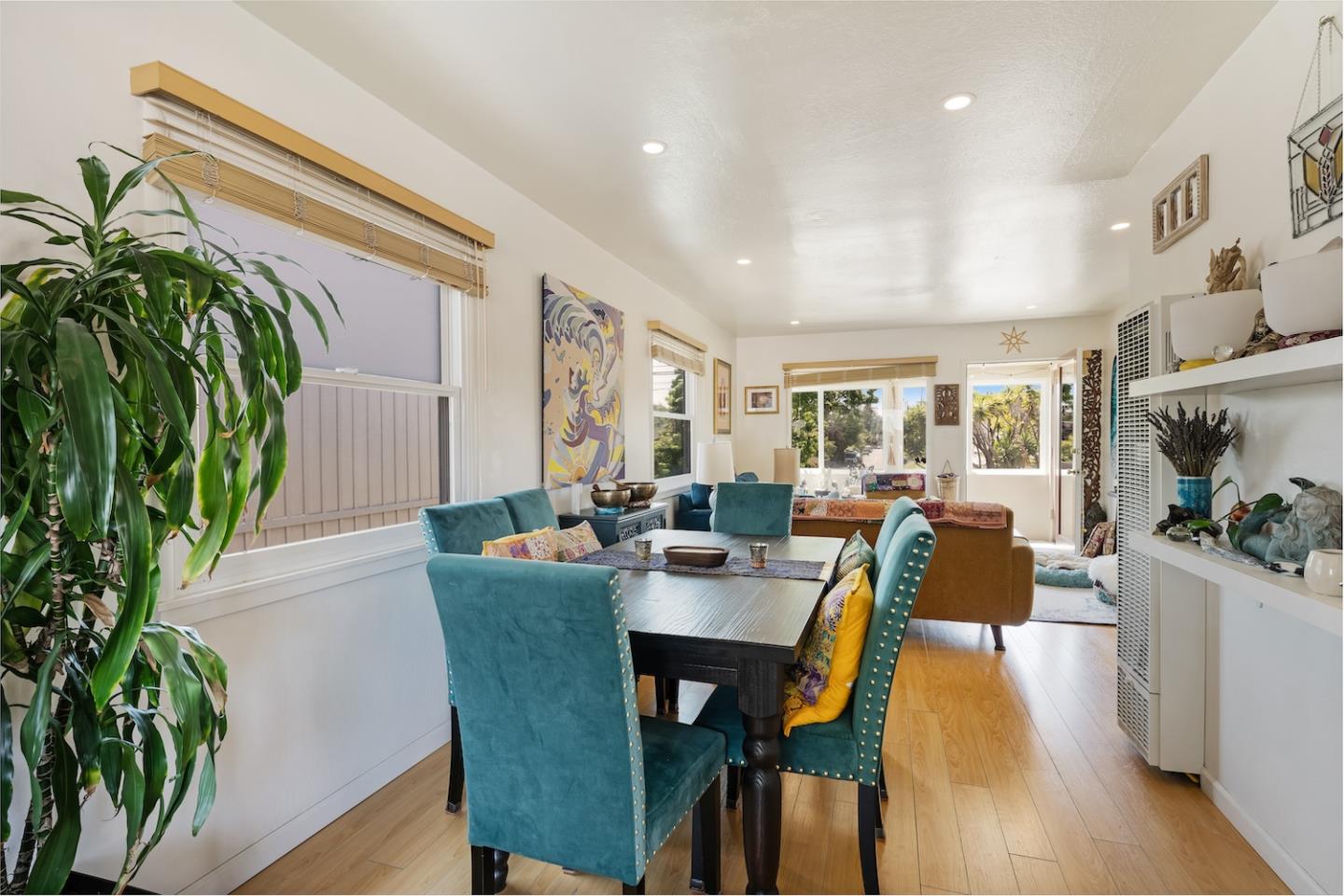 Detail Gallery Image 34 of 45 For 390 36th Ave, Santa Cruz,  CA 95062 - 4 Beds | 3 Baths