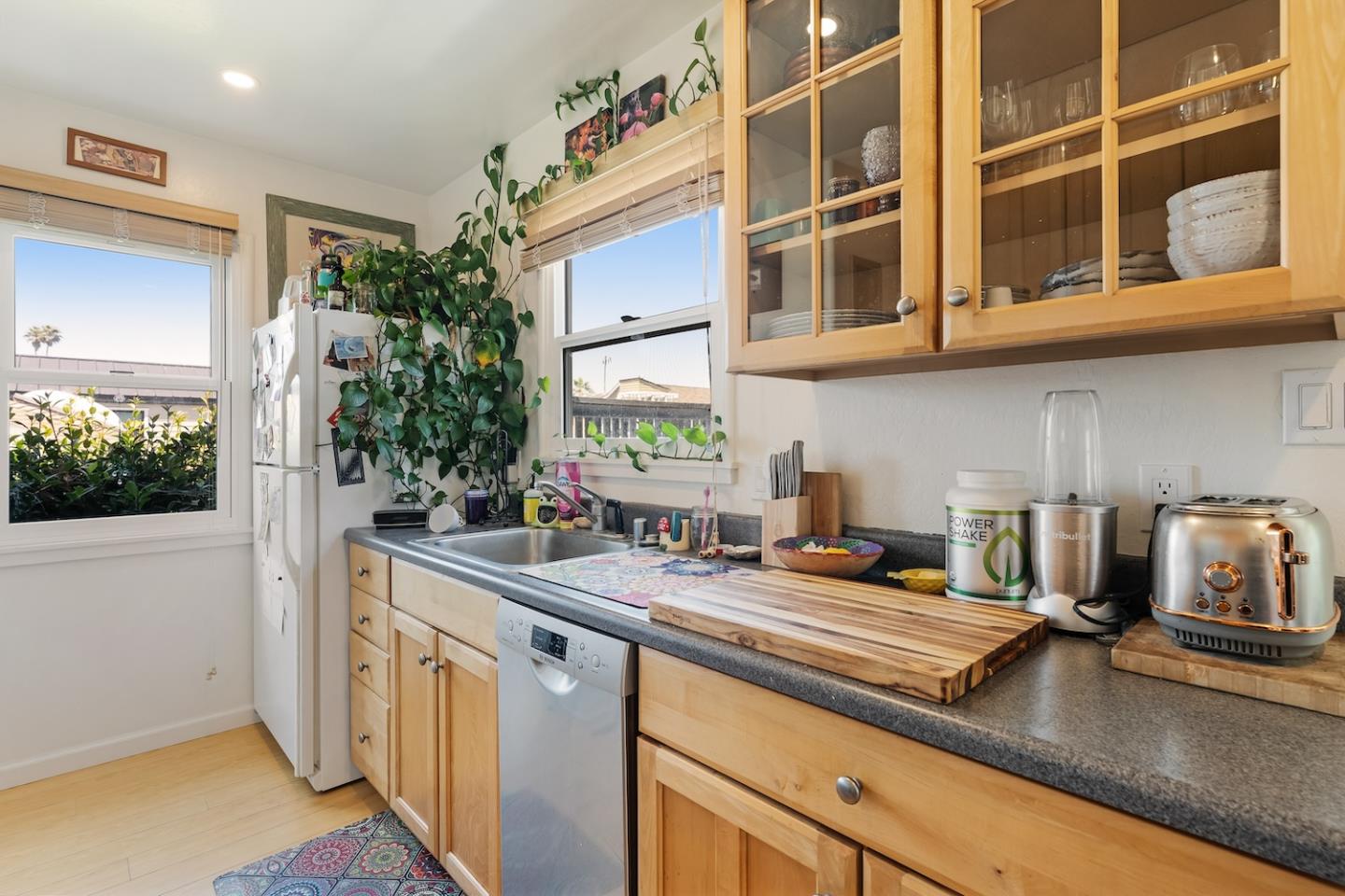 Detail Gallery Image 37 of 45 For 390 36th Ave, Santa Cruz,  CA 95062 - 4 Beds | 3 Baths