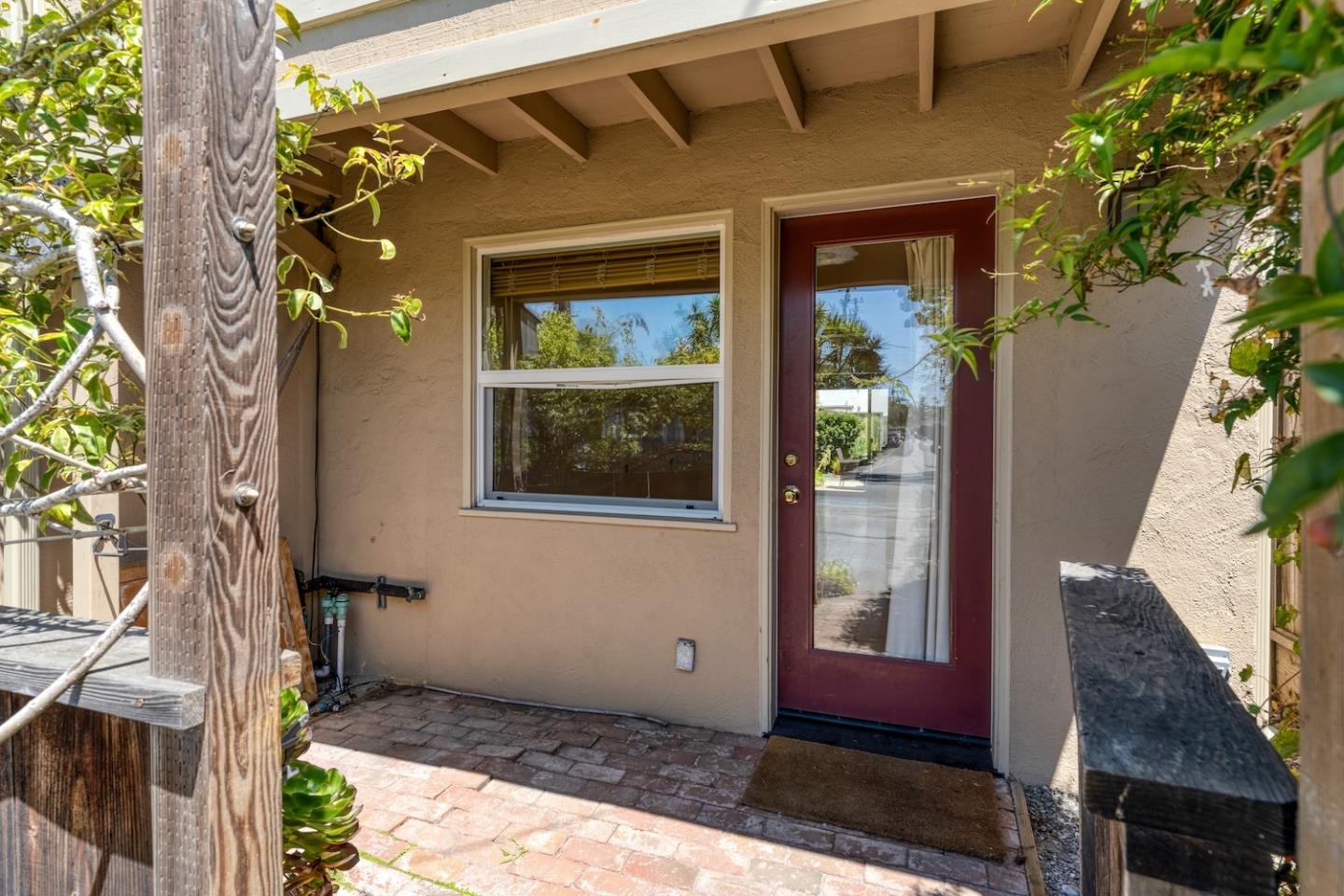Detail Gallery Image 6 of 45 For 390 36th Ave, Santa Cruz,  CA 95062 - 4 Beds | 3 Baths