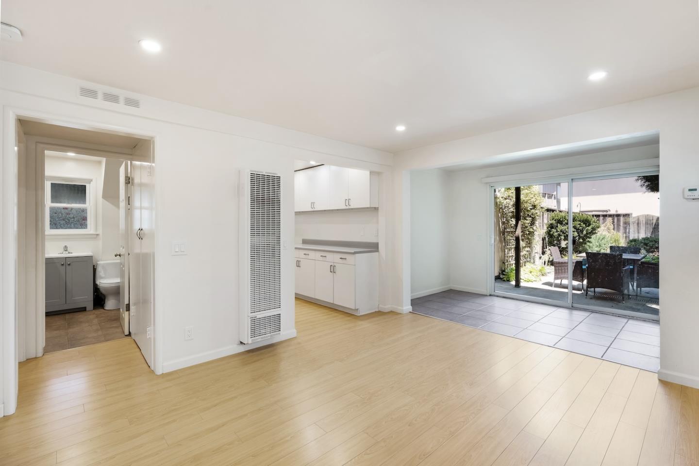 Detail Gallery Image 9 of 45 For 390 36th Ave, Santa Cruz,  CA 95062 - 4 Beds | 3 Baths