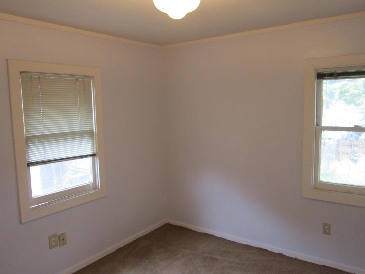 Detail Gallery Image 10 of 30 For 3939 Edgemoor Pl, Oakland,  CA 94605 - 2 Beds | 1/1 Baths
