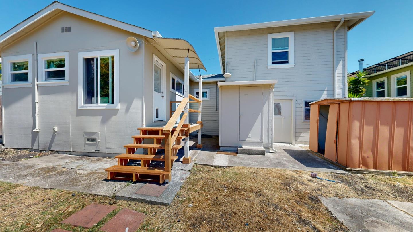 Detail Gallery Image 12 of 30 For 3939 Edgemoor Pl, Oakland,  CA 94605 - 2 Beds | 1/1 Baths