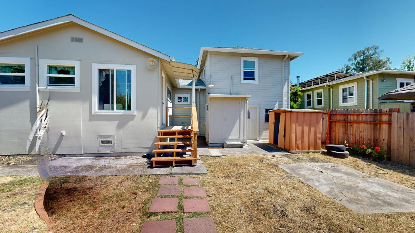 Detail Gallery Image 14 of 30 For 3939 Edgemoor Pl, Oakland,  CA 94605 - 2 Beds | 1/1 Baths