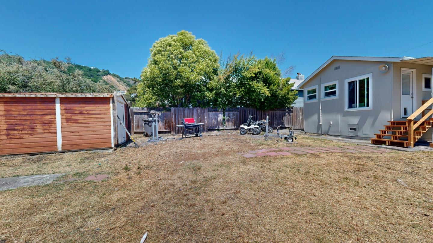 Detail Gallery Image 16 of 30 For 3939 Edgemoor Pl, Oakland,  CA 94605 - 2 Beds | 1/1 Baths