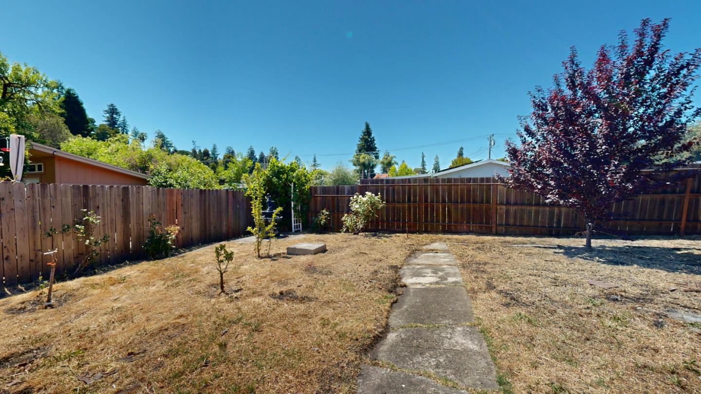Detail Gallery Image 22 of 30 For 3939 Edgemoor Pl, Oakland,  CA 94605 - 2 Beds | 1/1 Baths