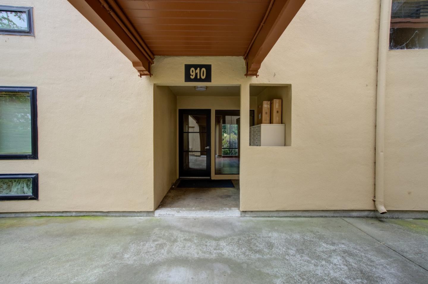 Detail Gallery Image 3 of 32 For 910 Beach Park Blvd #106,  Foster City,  CA 94404 - 2 Beds | 2 Baths
