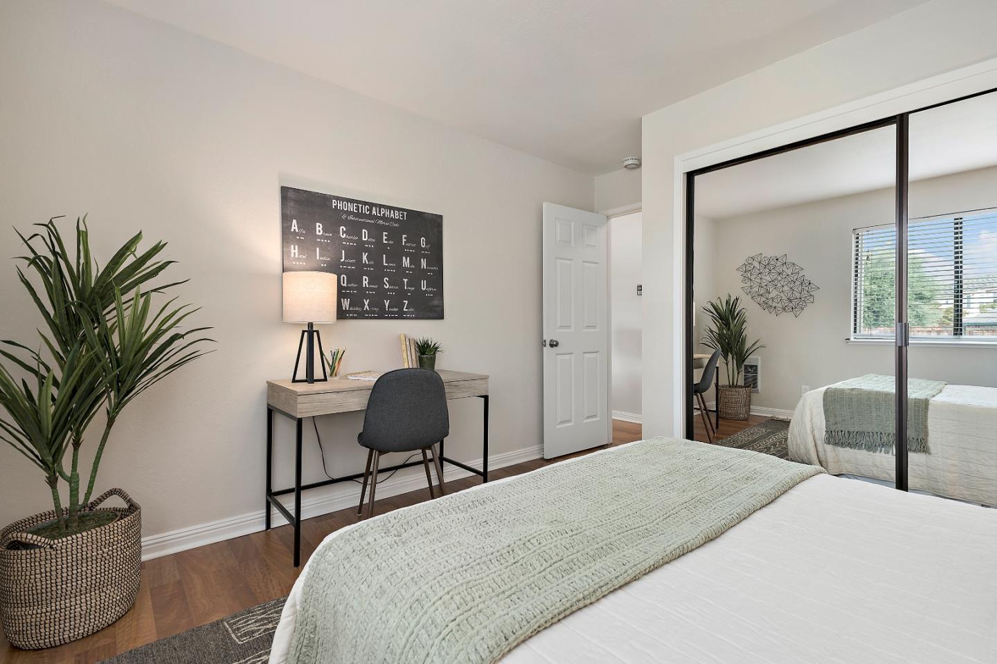 Detail Gallery Image 13 of 22 For 1467 Alma Loop, San Jose,  CA 95125 - 2 Beds | 2 Baths