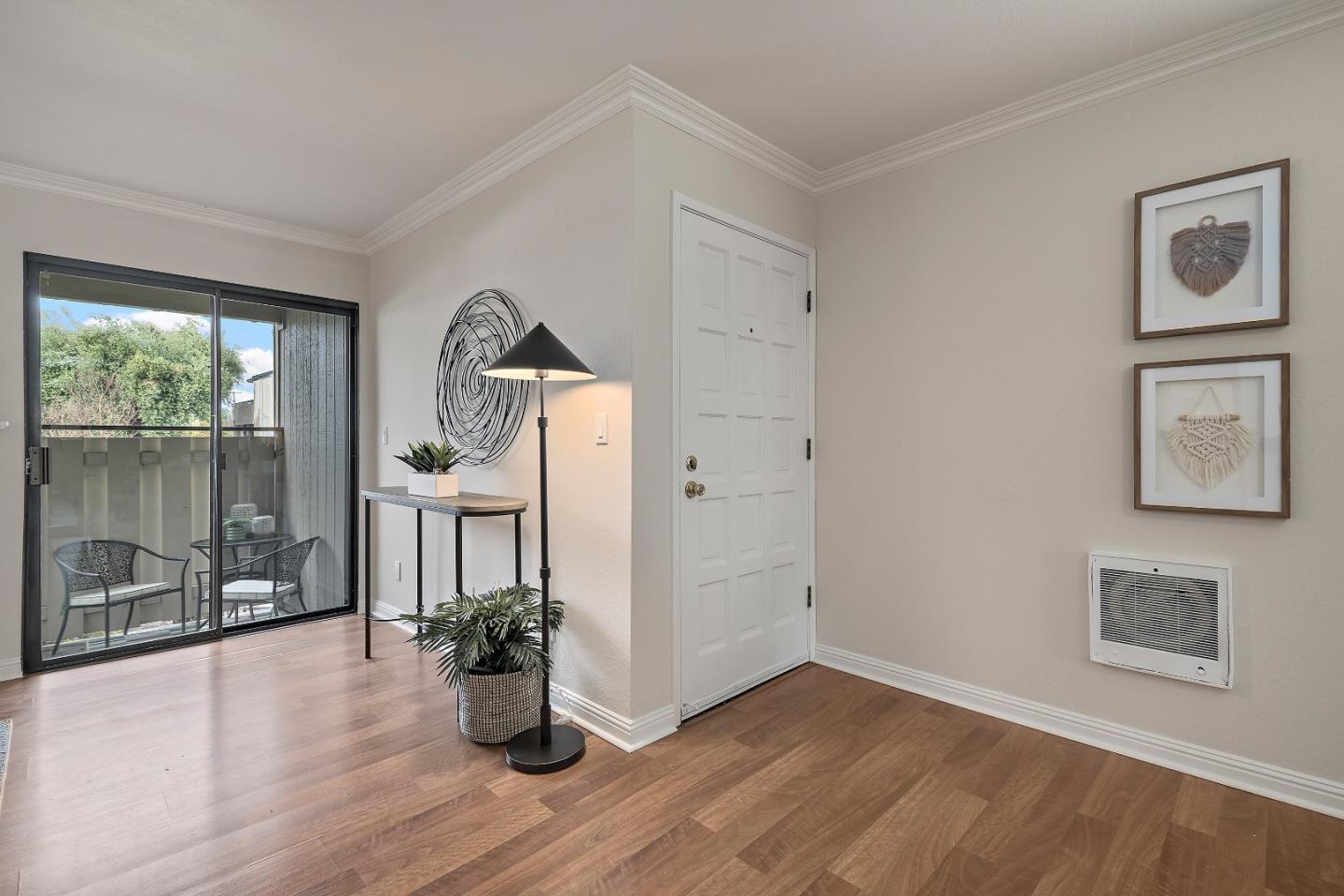 Detail Gallery Image 5 of 22 For 1467 Alma Loop, San Jose,  CA 95125 - 2 Beds | 2 Baths