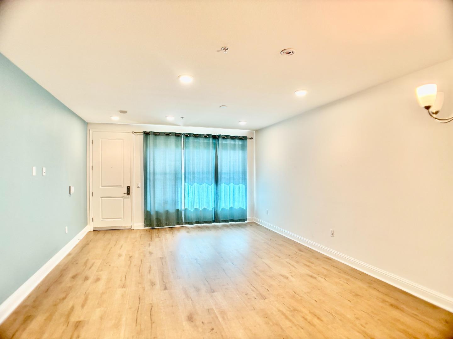 Detail Gallery Image 16 of 30 For 2585 El Camino Real #307,  Santa Clara,  CA 95051 - 3 Beds | 2 Baths