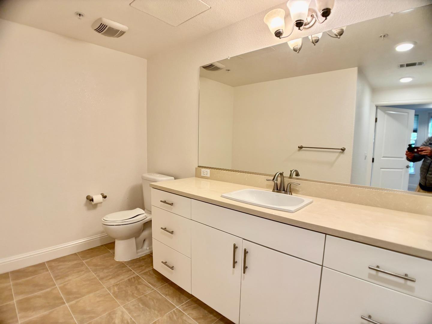 Detail Gallery Image 26 of 30 For 2585 El Camino Real #307,  Santa Clara,  CA 95051 - 3 Beds | 2 Baths