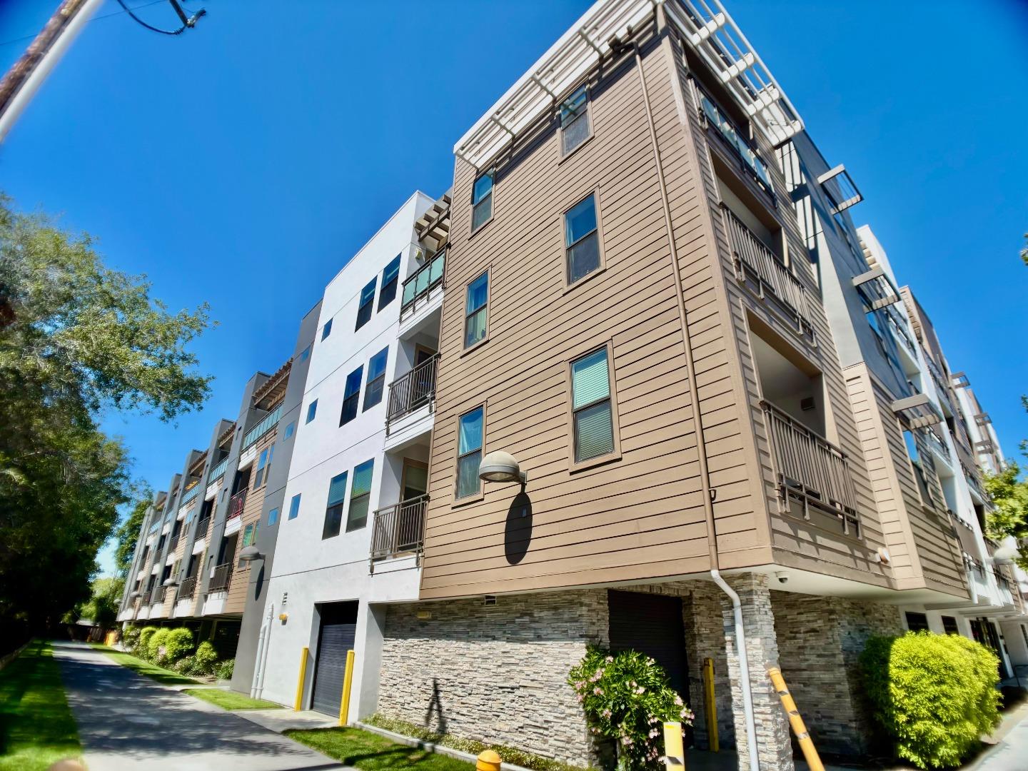 Detail Gallery Image 4 of 30 For 2585 El Camino Real #307,  Santa Clara,  CA 95051 - 3 Beds | 2 Baths