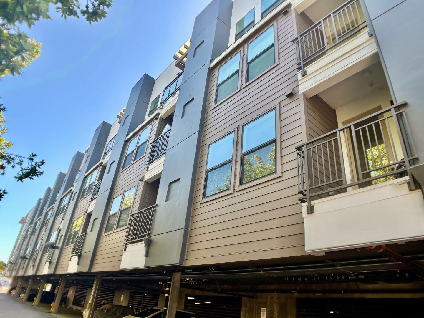 Detail Gallery Image 7 of 30 For 2585 El Camino Real #307,  Santa Clara,  CA 95051 - 3 Beds | 2 Baths