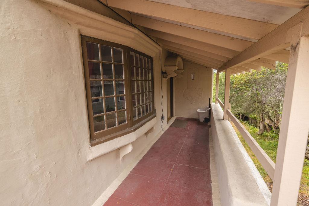 Detail Gallery Image 14 of 30 For 1034 Hellam St, Monterey,  CA 93940 - 5 Beds | 3 Baths