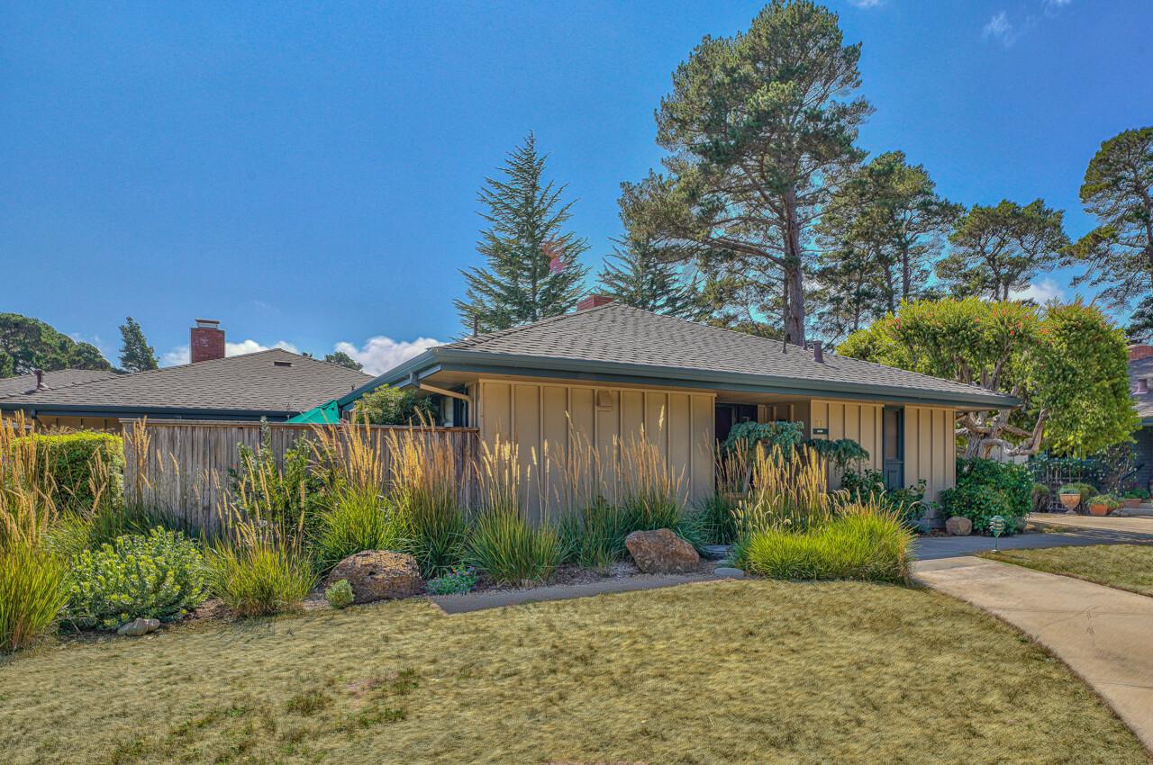 Detail Gallery Image 4 of 39 For 105 Del Mesa Carmel, Carmel,  CA 93923 - 1 Beds | 1 Baths